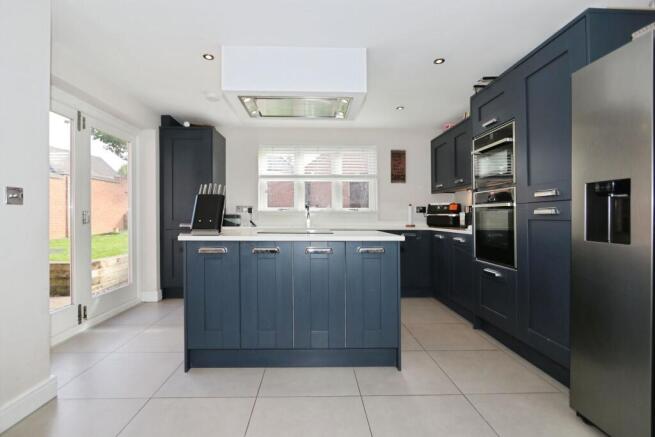 LIVING KITCHEN DINING