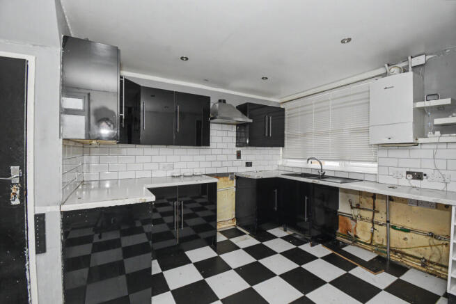 21 Heriot Road, Chertsey, KT16 9BU
