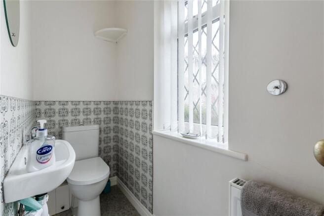 4 bed Detached for sale Image 11