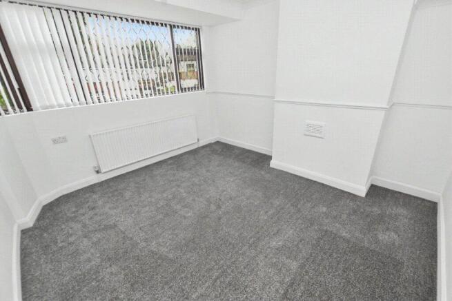 4 bed Semi-Detached for sale Image 5