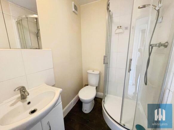 2 bed Terraced to rent Image 6