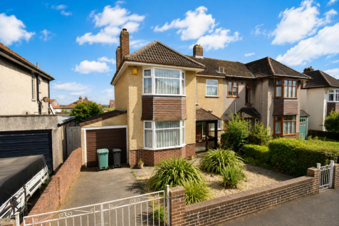 Located on the ever popular Weston Crescent, Horfield Common