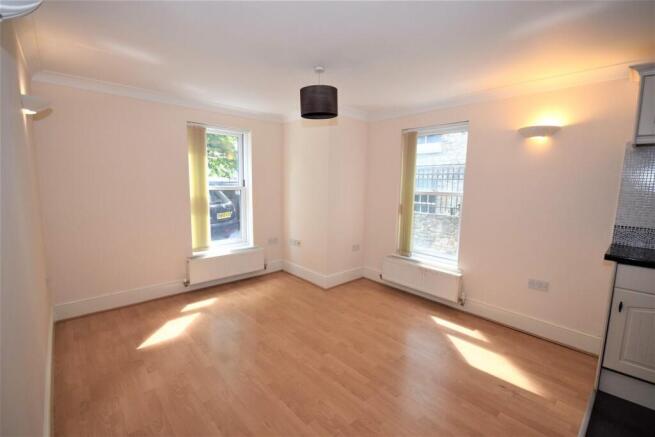 OPEN PLAN SITTING ROOM
