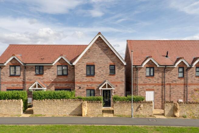 71 London Road, Corby (1 of 21).jpg