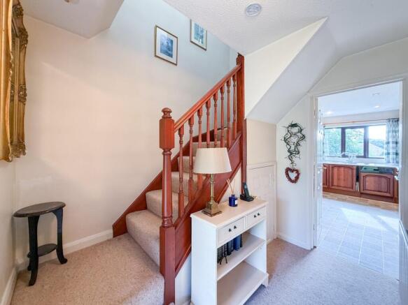4 bed Detached for sale Image 8
