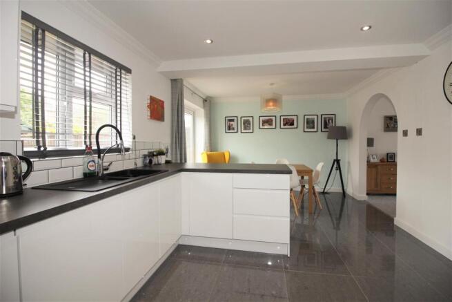 KITCHEN/DINER