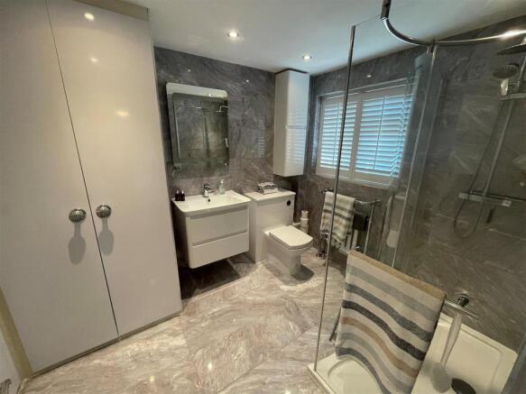 33p shower.jpg