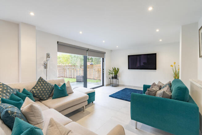 7 bed Detached for sale Image 10