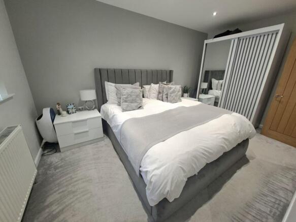 4 bed Detached for sale Image 6