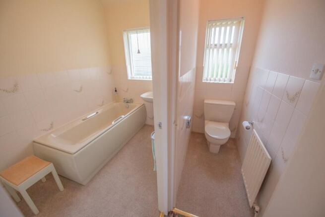 4 bed Detached for sale Image 10