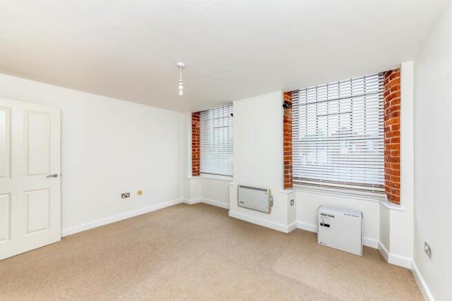 Bedroom: