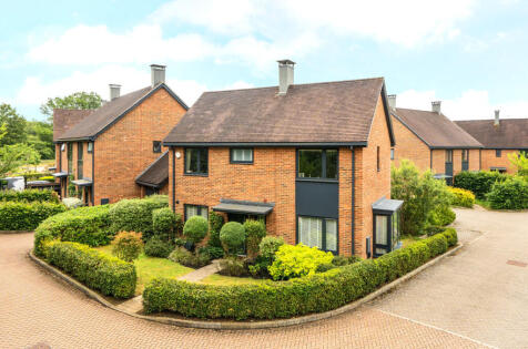 Gratton Chase, Dunsfold, Godalming, Surrey, GU8