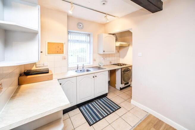2 bed End of Terrace to rent Image 4