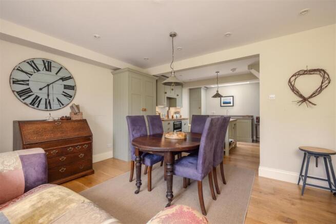 3 bed House for sale Image 7