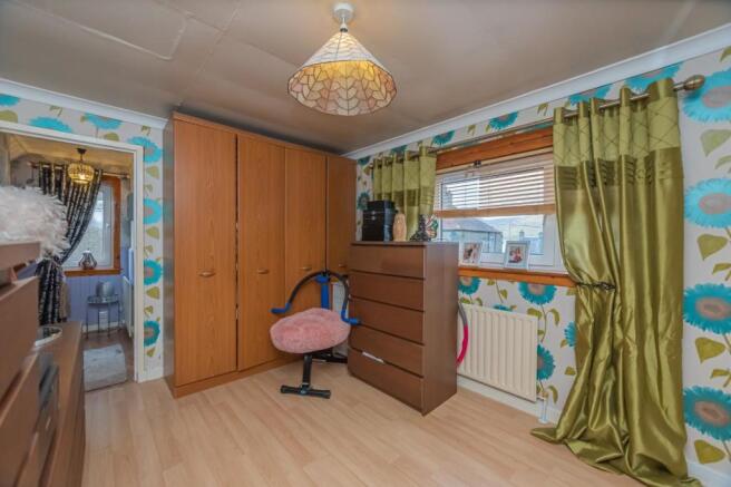24. Bedroom 2 (2).jpg