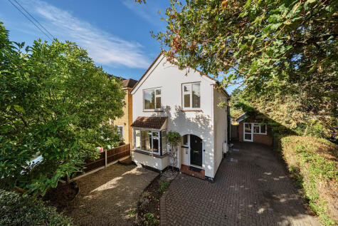 Chertsey Road, Byfleet, Surrey, KT14