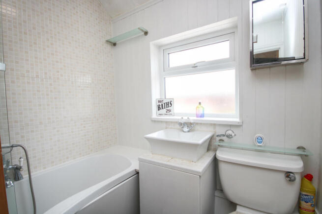 Family Bathroom.JPG