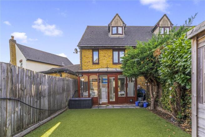 Gresham Road, Hampton, TW12 photo 2