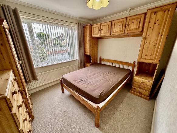 4 bed Semi-Detached Bungalow for sale Image 6