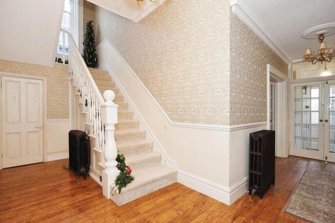 9 bed Detached for sale Image 8