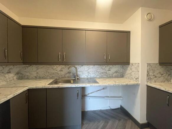 1 bed Flat to rent Image 4