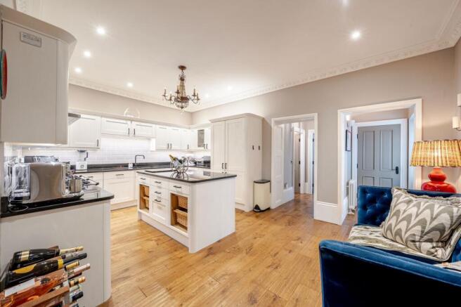 3 bed Apartment for sale Image 12
