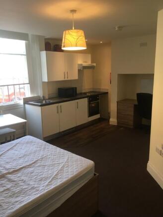 1 bed Apartment to rent Image 11