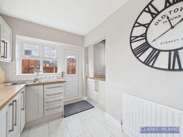 3 bed Semi-Detached for sale Image 7