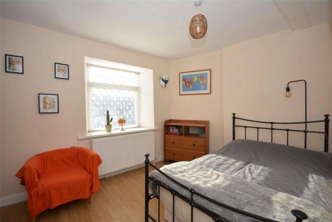 4 bed Detached for sale Image 10