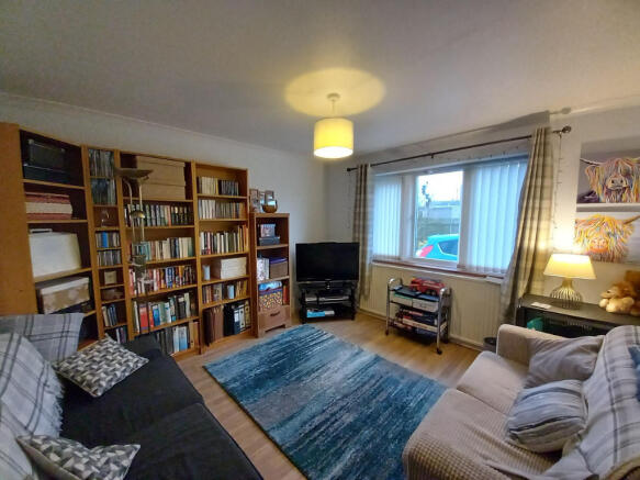 SITTING ROOM/BED 4