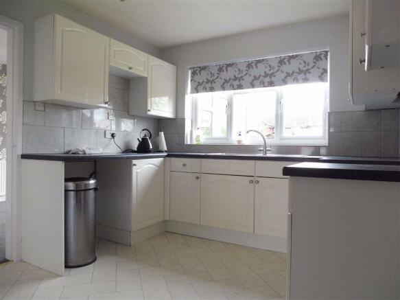 Kitchen: