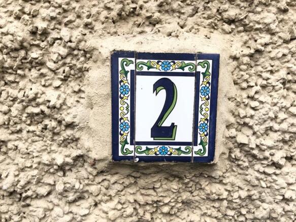 Number plaque
