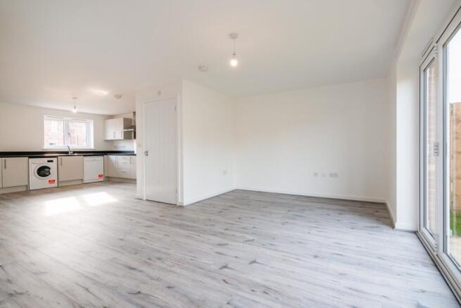 3 bed House to rent Image 5