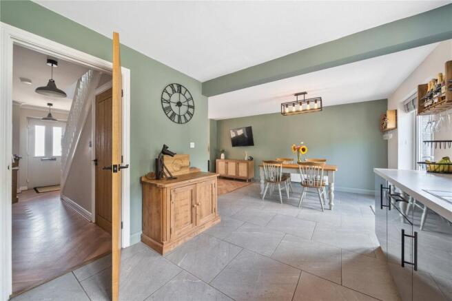 4 bed Detached for sale Image 8