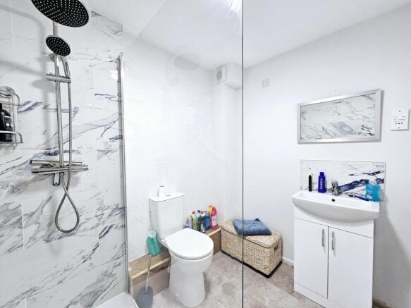 1 bed Flat for sale Image 8