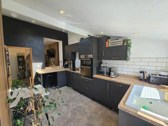 KITCHEN/DINER