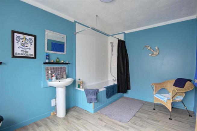 BEDROOM 2 EN SUITE