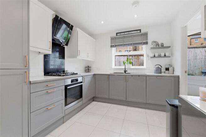 4 bed Detached for sale Image 9
