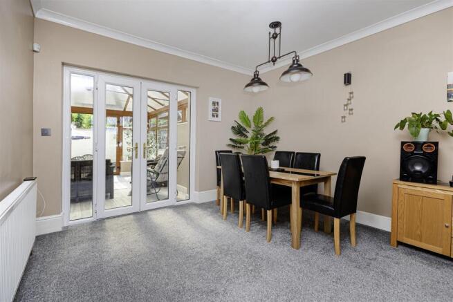 4 bed Semi-Detached for sale Image 8