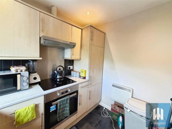 2 bed Apartment for sale Image 4