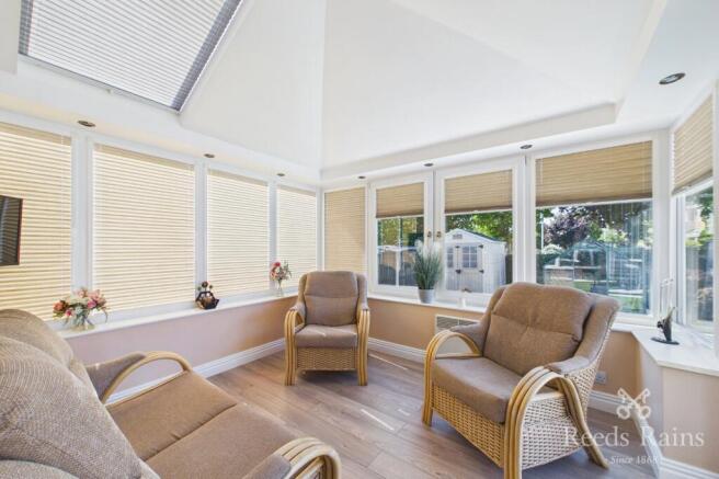 4 bed Detached for sale Image 6