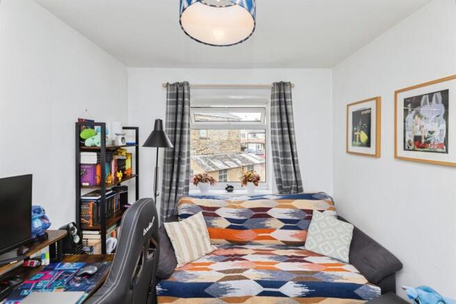 3 bed Terraced for sale Image 10