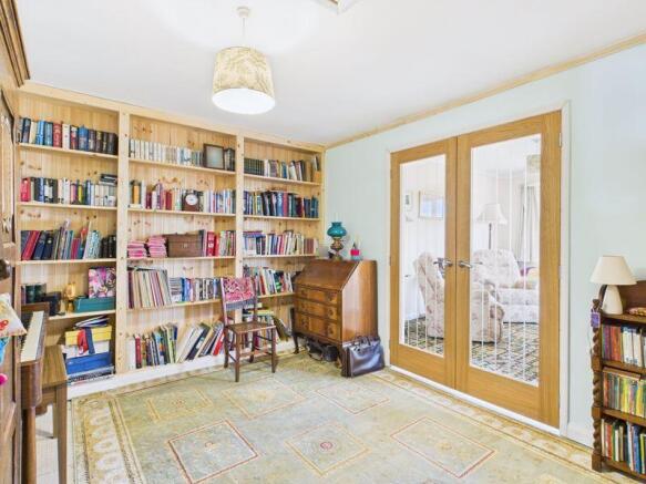 Bedroom/study