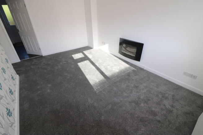3 bed Semi-Detached to rent Image 4