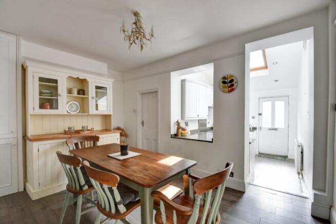 3 bed Terraced to rent Image 9