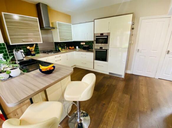 fountain st 16 kitchen 2.jpg