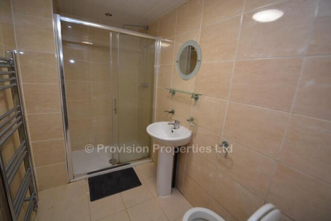6 bed Terraced to rent Image 10