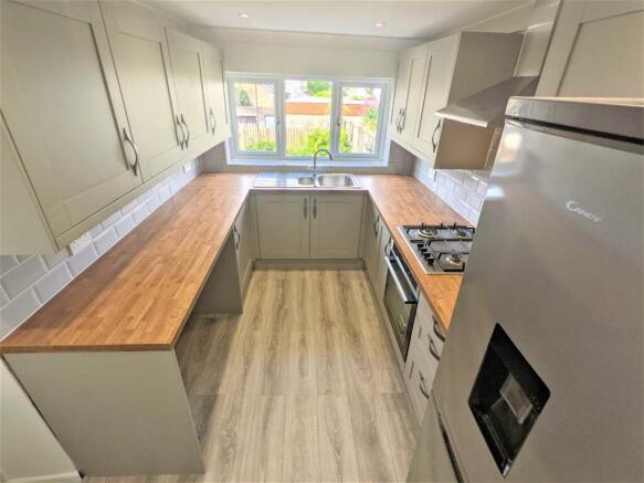 Kitchen (2).jpg