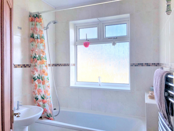 3 bed Detached for sale Image 8