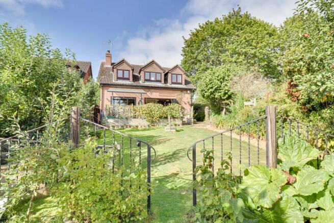 Bullfields, Sawbridgeworth, CM21 photo 3